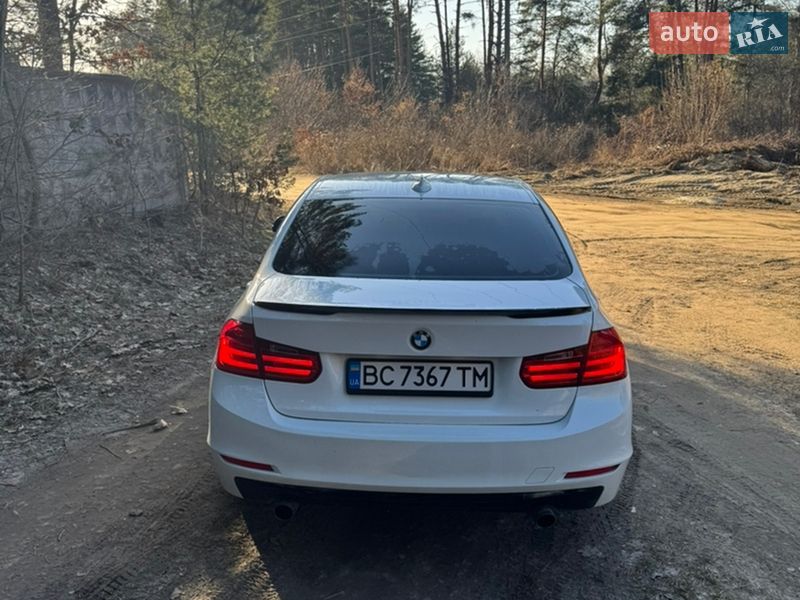Седан BMW 3 Series 2013 в Новояворівську