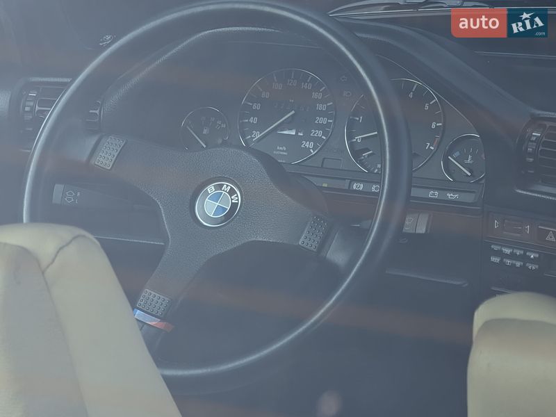 Седан BMW 3 Series 1985 в Киеве