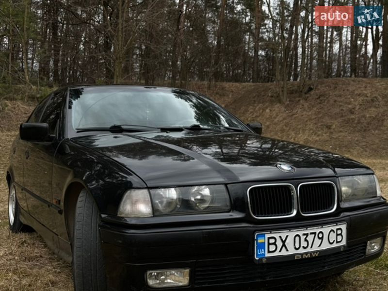 Седан BMW 3 Series 1995 в Гнівані