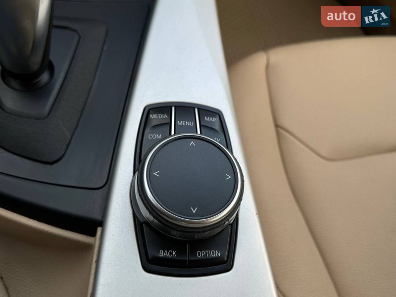 Седан BMW 3 Series 2016 в Киеве