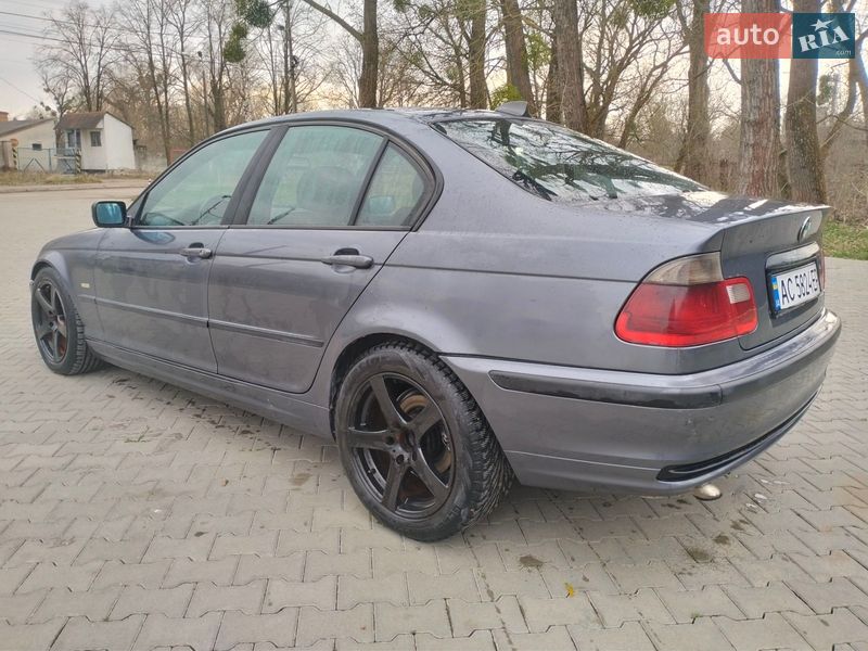 Седан BMW 3 Series 2001 в Черновцах
