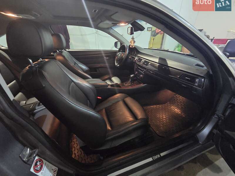 Купе BMW 3 Series 2010 в Киеве фото 9 Купе BMW 3 Series 2010 в Киеве