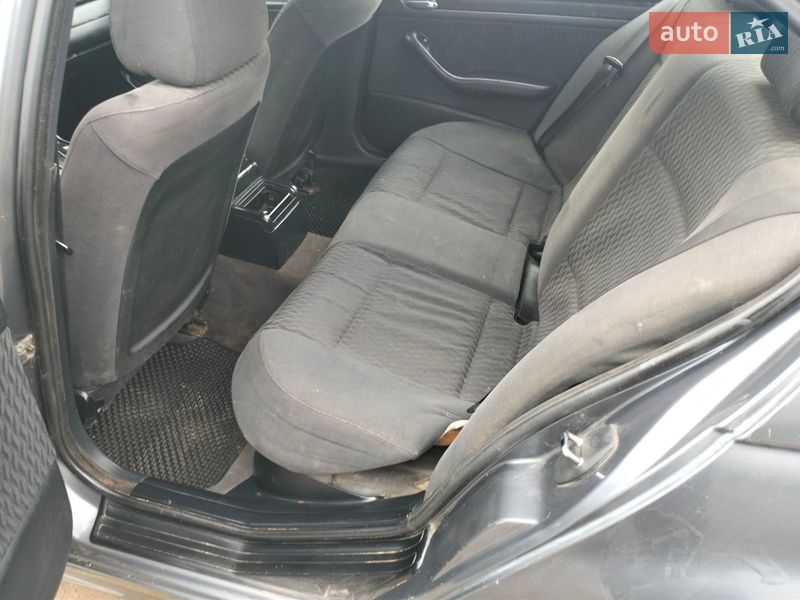 Седан BMW 3 Series 2001 в Черновцах