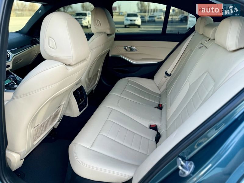 Седан BMW 3 Series 2020 в Львові