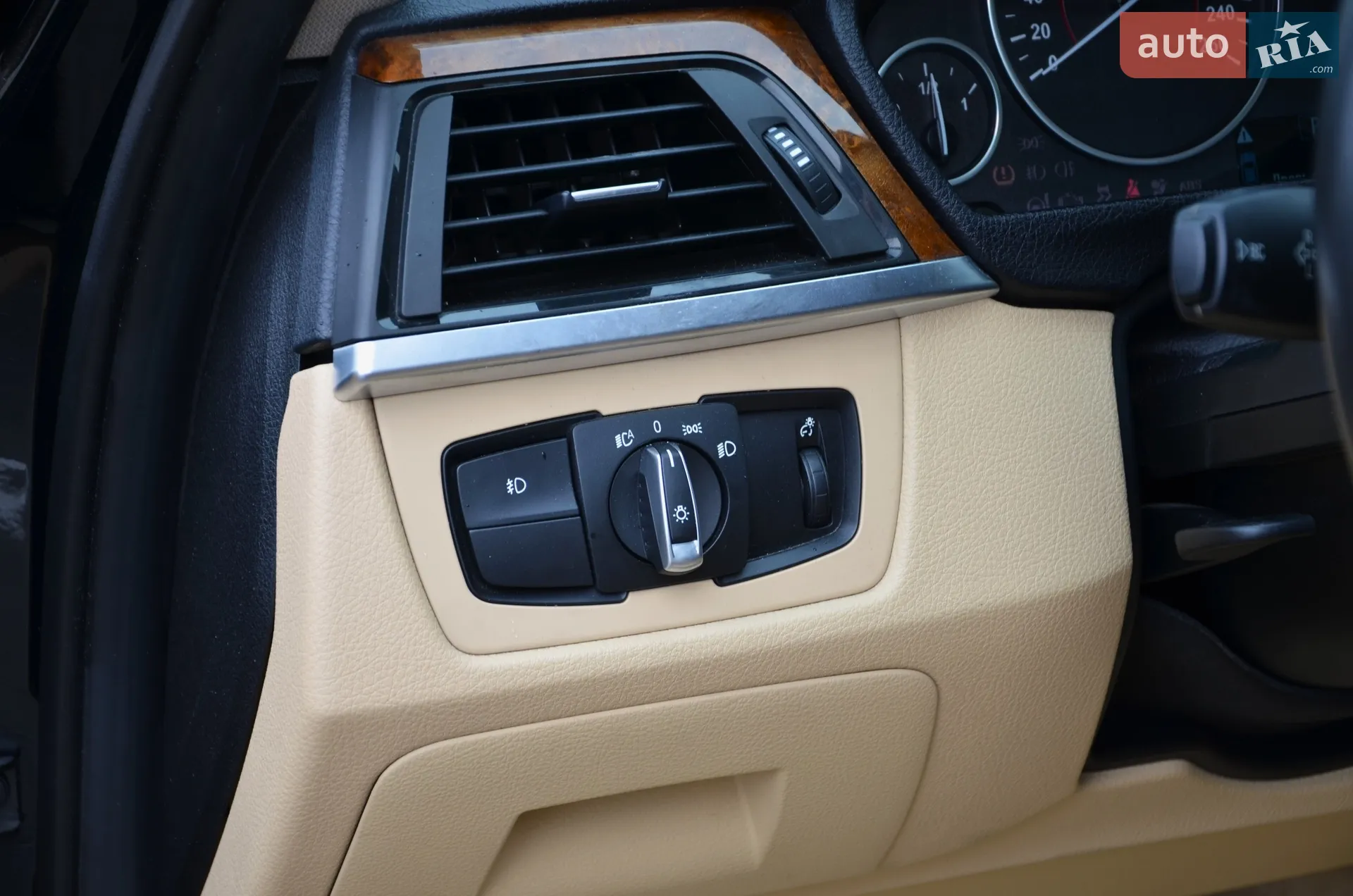 2012 BMW 3er - мініатюра 23