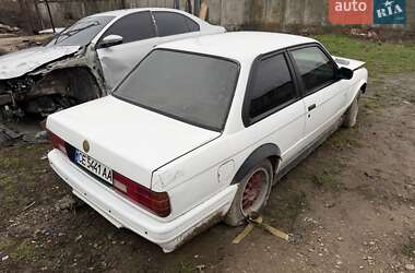 Купе BMW 3 Series 1988 в Черновцах