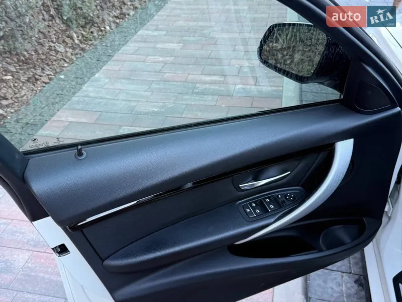 BMW 3 Series 2016 VIN WBA8E5C3XHK388861 фото оголошення 15 з 67