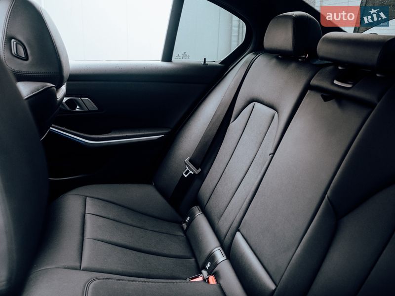 Седан BMW 3 Series 2019 в Киеве