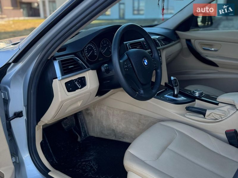 Седан BMW 3 Series 2015 в Городку