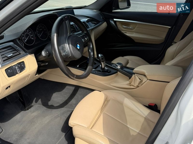 Седан BMW 3 Series 2017 в Ужгороді