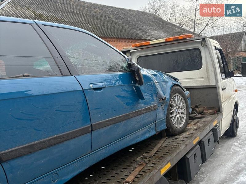 Седан BMW 3 Series 1991 в Охтирці