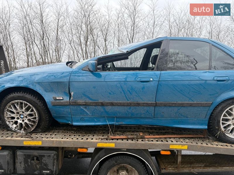 Седан BMW 3 Series 1991 в Охтирці