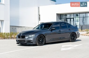Седан BMW 3 Series 2018 в Львові