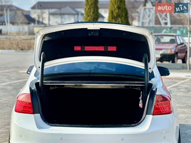 Седан BMW 3 Series 2013 в Ірпені