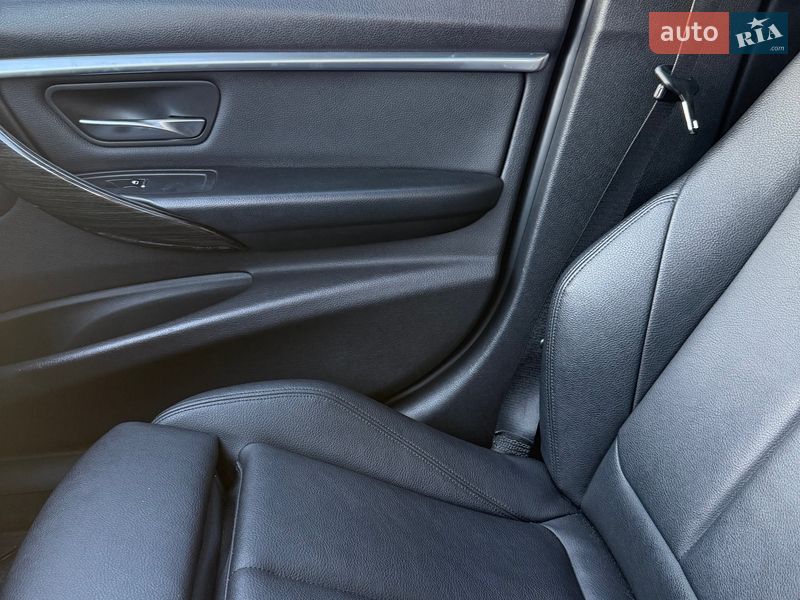 Седан BMW 3 Series 2015 в Киеве