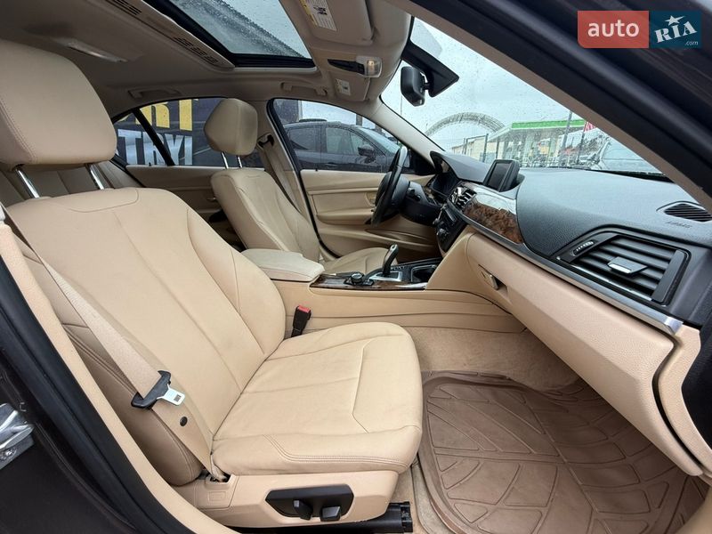 Седан BMW 3 Series 2013 в Стрию