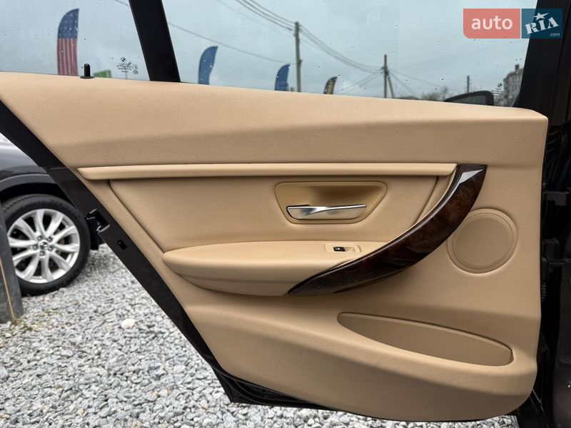 Седан BMW 3 Series 2013 в Стрию
