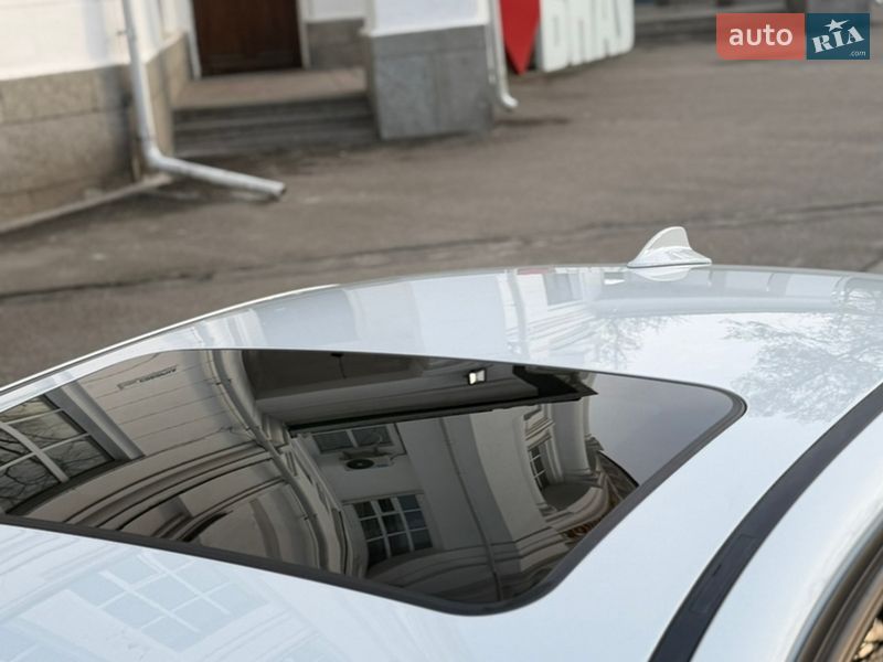 Седан BMW 3 Series 2010 в Белой Церкви