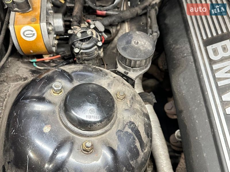 Седан BMW 3 Series 1991 в Охтирці