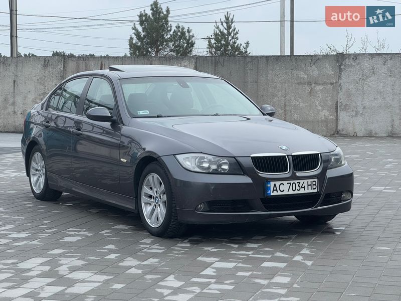 Седан BMW 3 Series 2005 в Нетешине