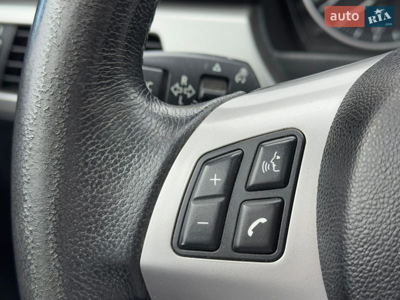 Седан BMW 3 Series 2005 в Нетешине