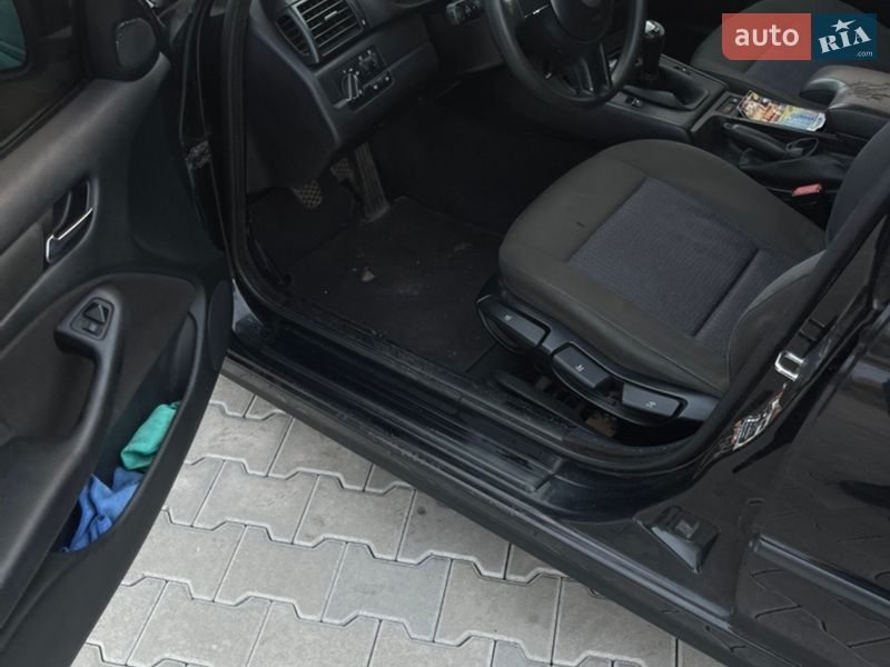 Универсал BMW 3 Series 2004 в Сарнах