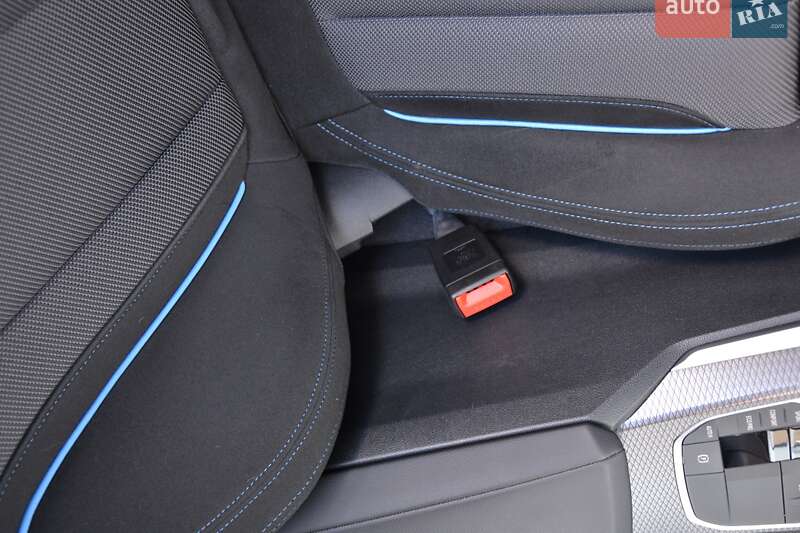 Седан BMW 3 Series 2024 в Киеве