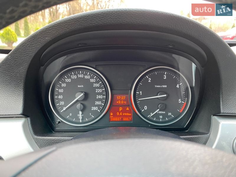 Седан BMW 3 Series 2009 в Львове