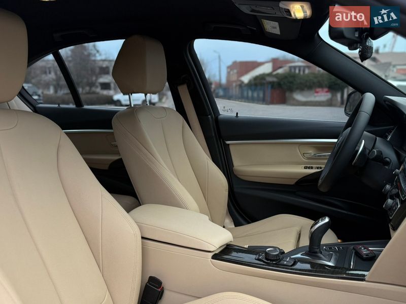 Седан BMW 3 Series 2017 в Одессе