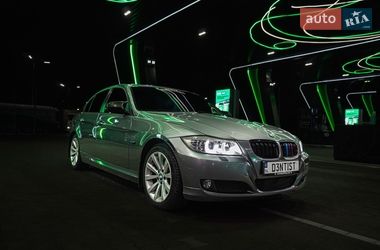Седан BMW 3 Series 2011 в Львове