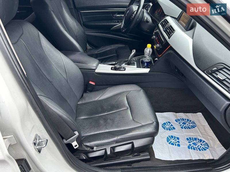 Седан BMW 3 Series 2012 в Виннице