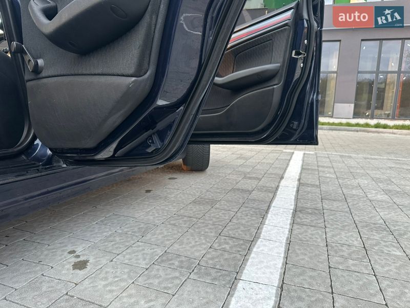 Седан BMW 3 Series 2001 в Львове