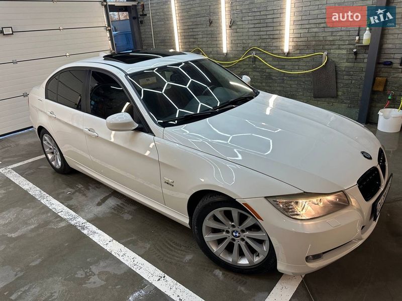 Седан BMW 3 Series 2011 в Черкасах