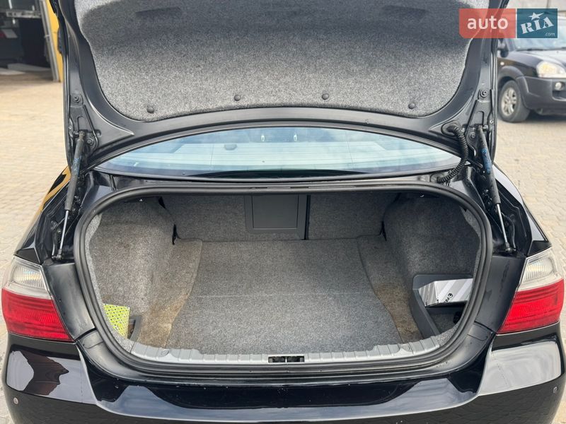 Седан BMW 3 Series 2006 в Самборе