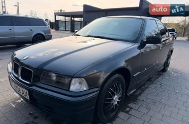 Седан BMW 3 Series 1991 в Надворной