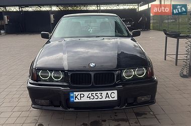 Седан BMW 3 Series 1992 в Кривому Розі