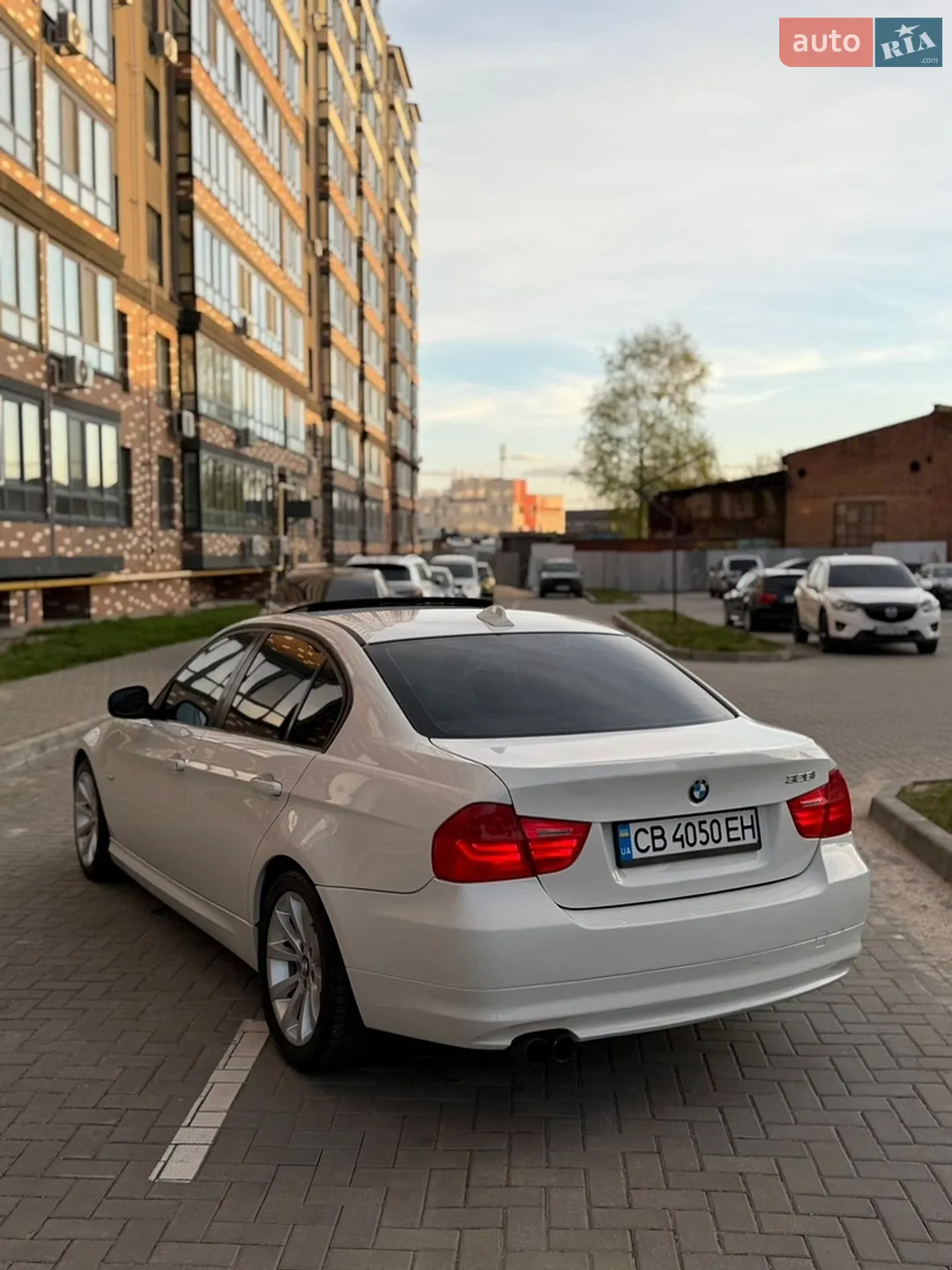 2010 BMW 3er - мініатюра 9