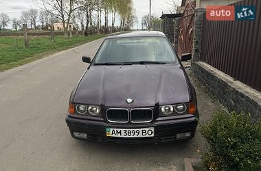 Седан BMW 3 Series 1992 в Чуднові