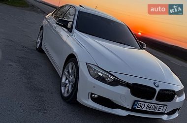 Седан BMW 3 Series 2015 в Волочиську