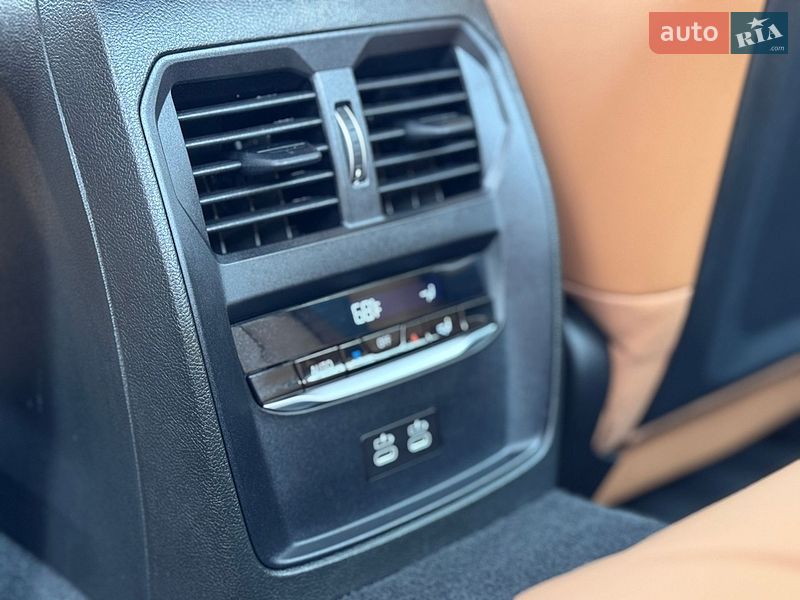 Седан BMW 3 Series 2025 в Киеве