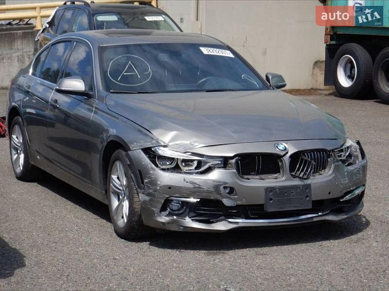 Седан BMW 3 Series 2016 в Киеве