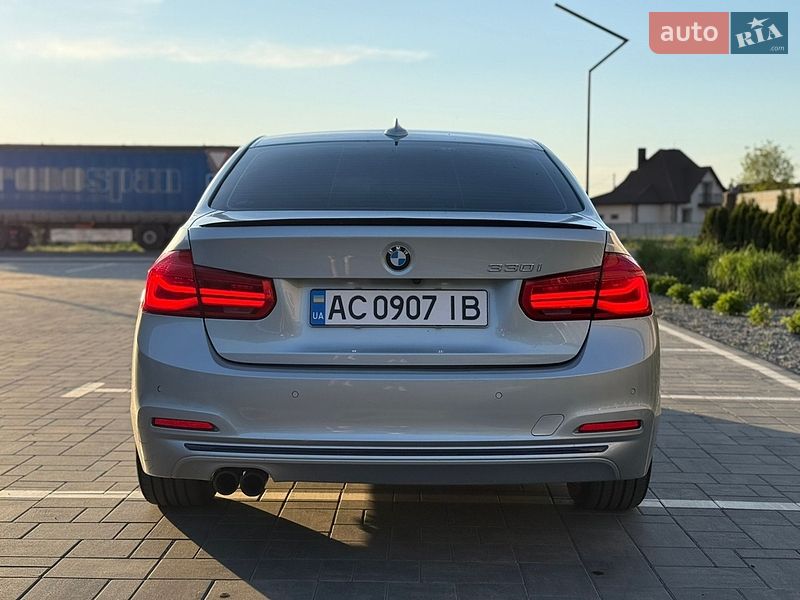 Седан BMW 3 Series 2017 в Луцке