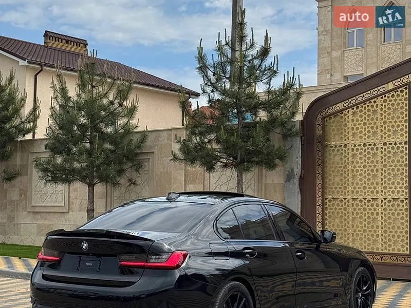 BMW 3 Series 2019 VIN WBA5R1C53KFH01270 фото оголошення 4 з 50
