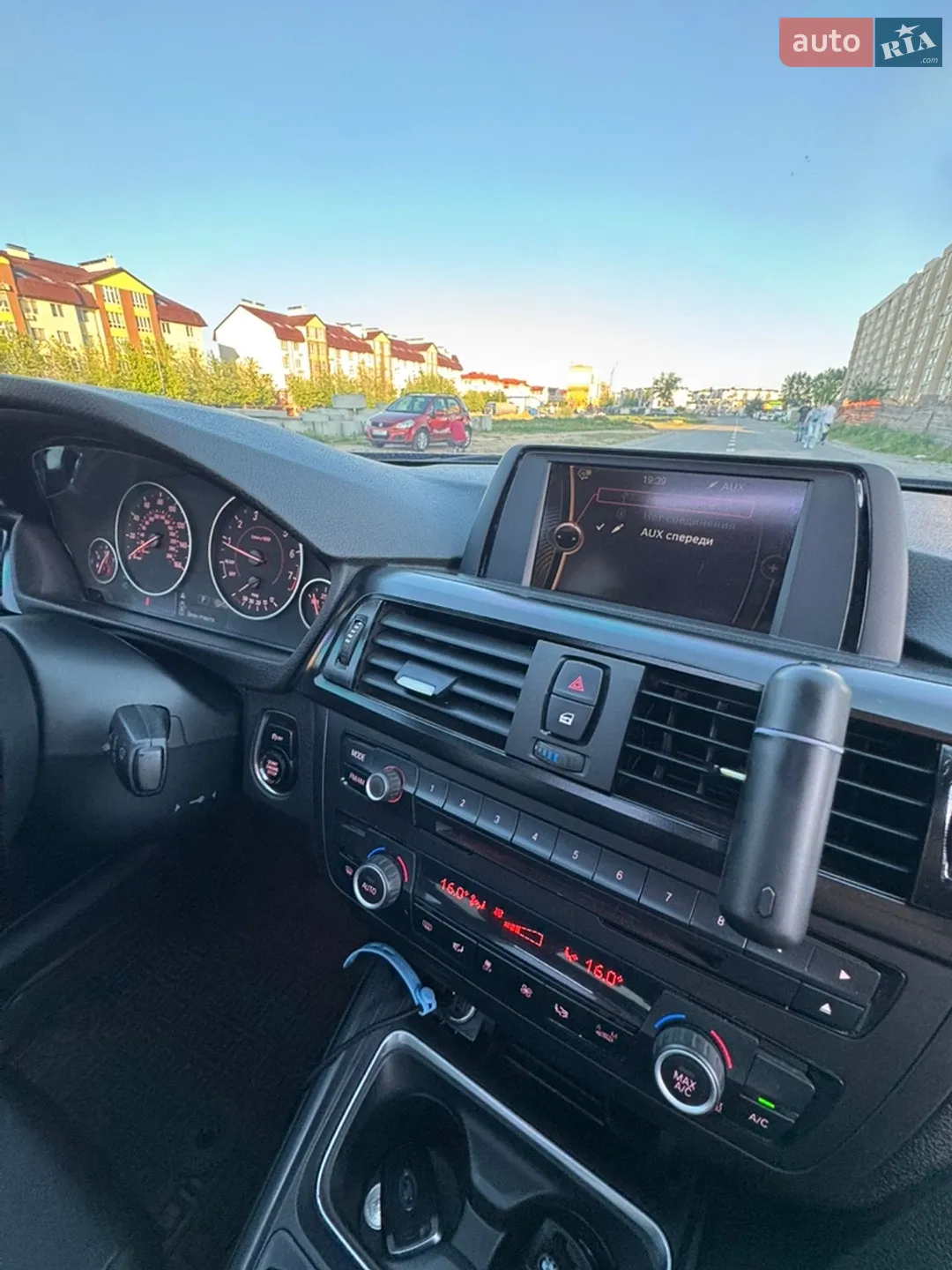 2012 BMW 3er - мініатюра 18