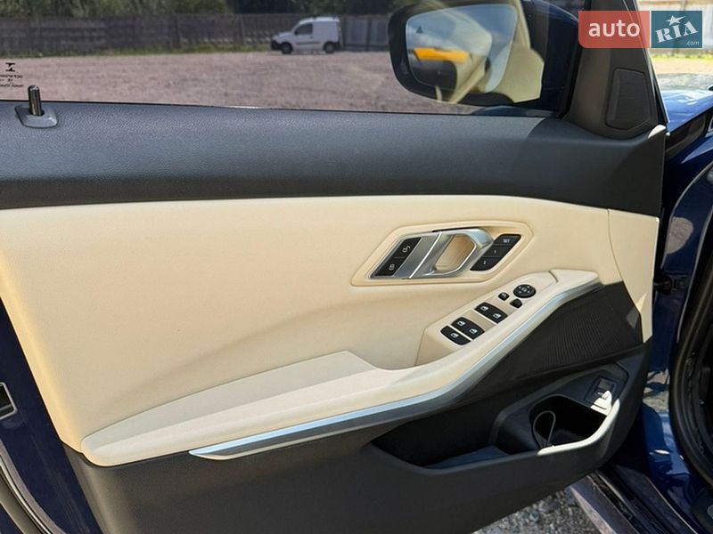 Седан BMW 3 Series 2019 в Киеве