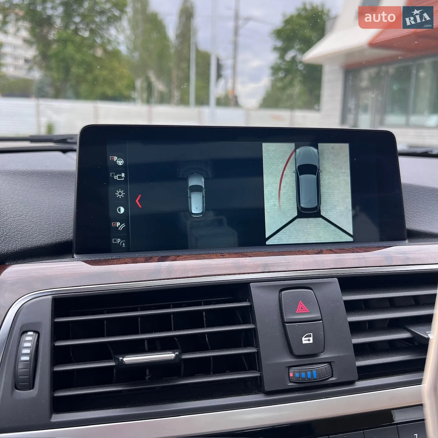 BMW 3 Series 2016 VIN WBA8J1C59GK710989 фото оголошення 25 з 33