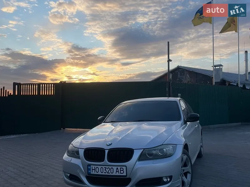 BMW 3 Series 2010