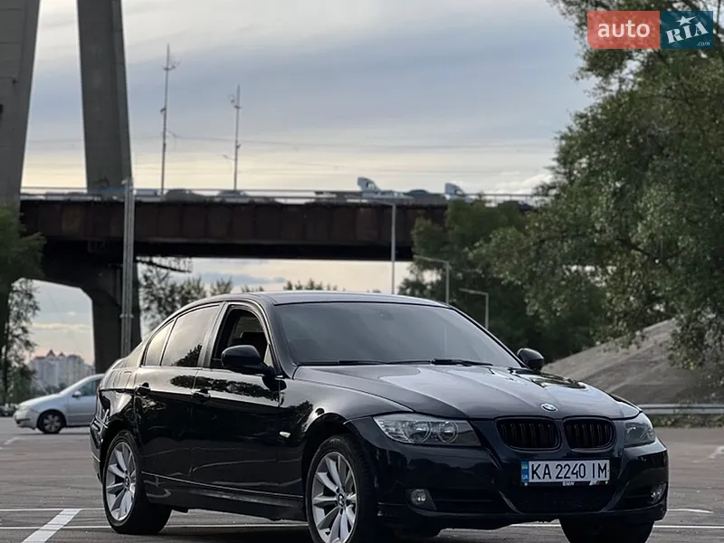 BMW 3 Series 2011