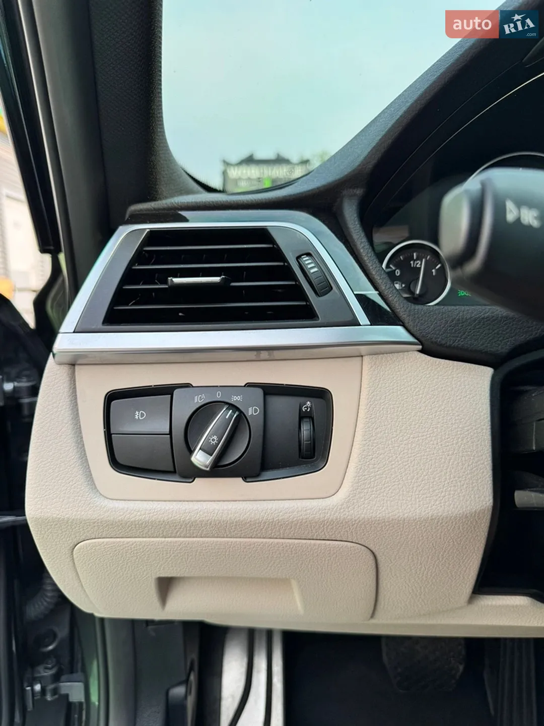 BMW 3 Series 2017 VIN WBA8B7G33HNU37816 фото оголошення 24 з 34