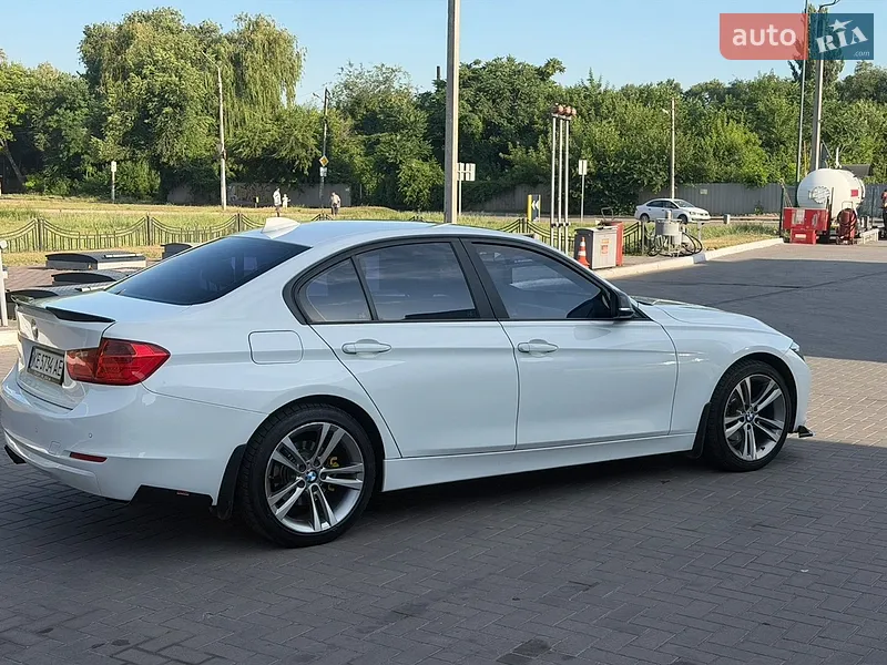 BMW 3 Series 2012 VIN WBA3B11040J403787 фото оголошення 8 з 46